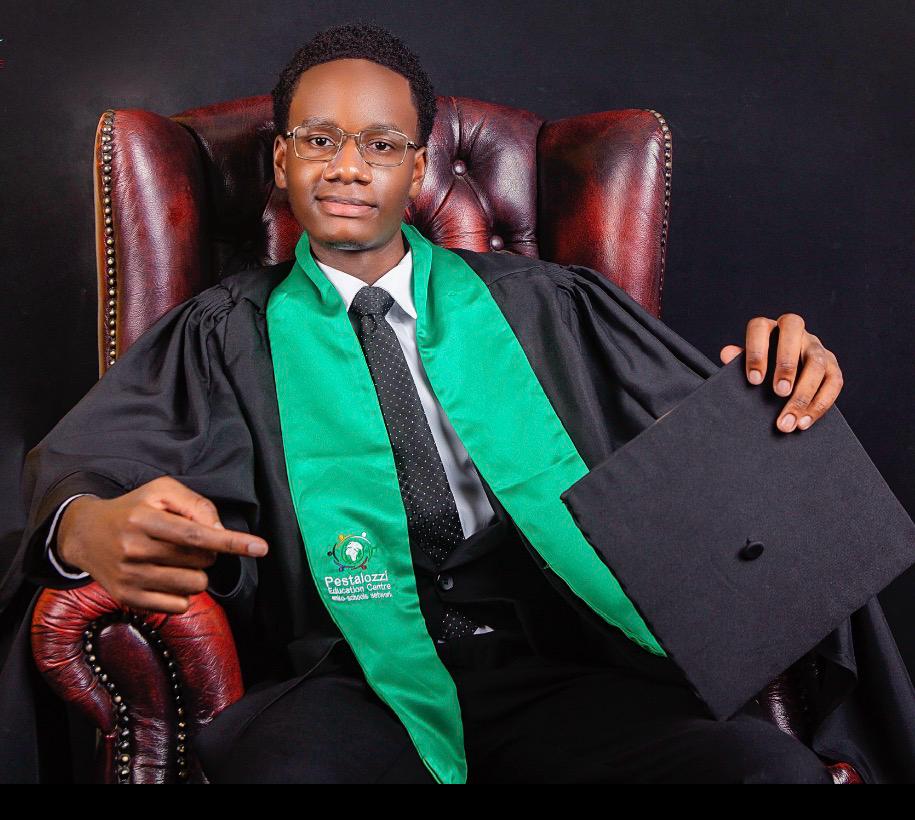 Mukunde Witu Kambole at his IB Diploma graduation